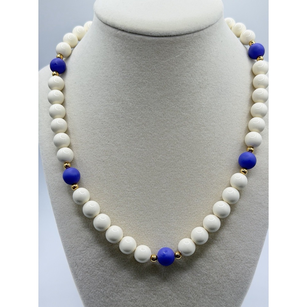 Vintage Crown Trifari Beaded Necklace Violet And Off White Gold Beads 18" Signed